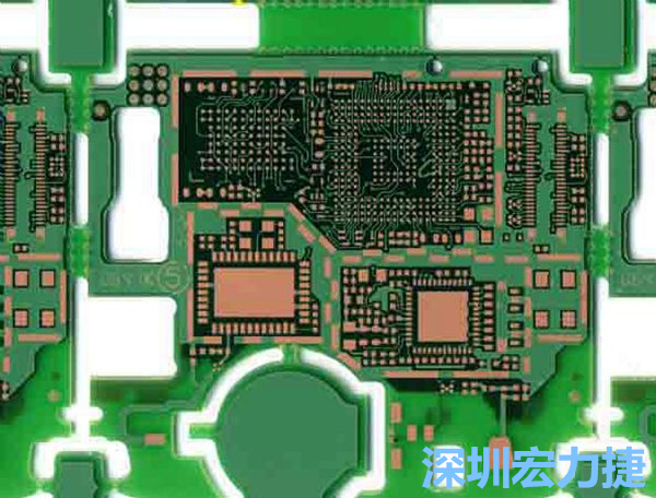 在產(chǎn)品極度要求小型化設(shè)計(jì)時(shí)，可利用HDI板材壓縮主板面積，同時(shí)具減輕重量?jī)?yōu)點(diǎn)。